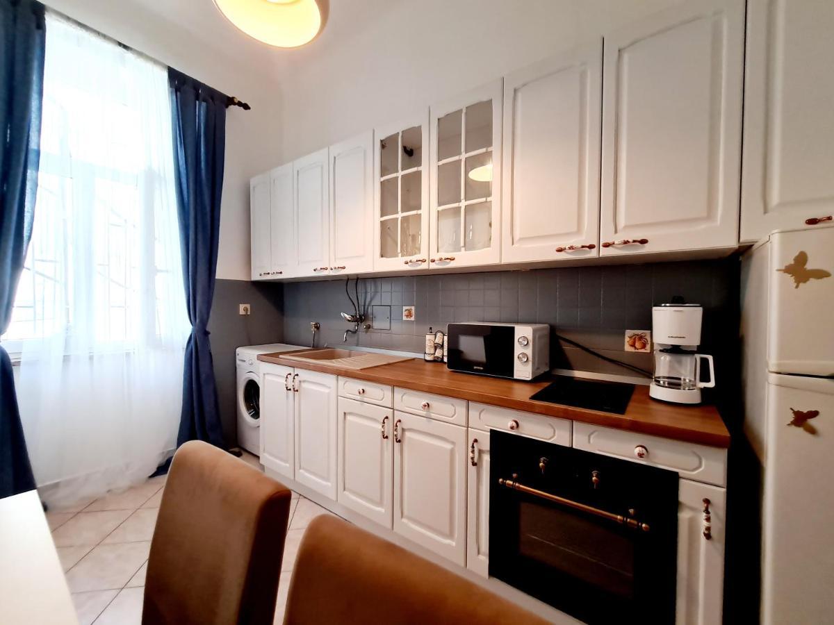 Apartment Zoey Опатія Екстер'єр фото